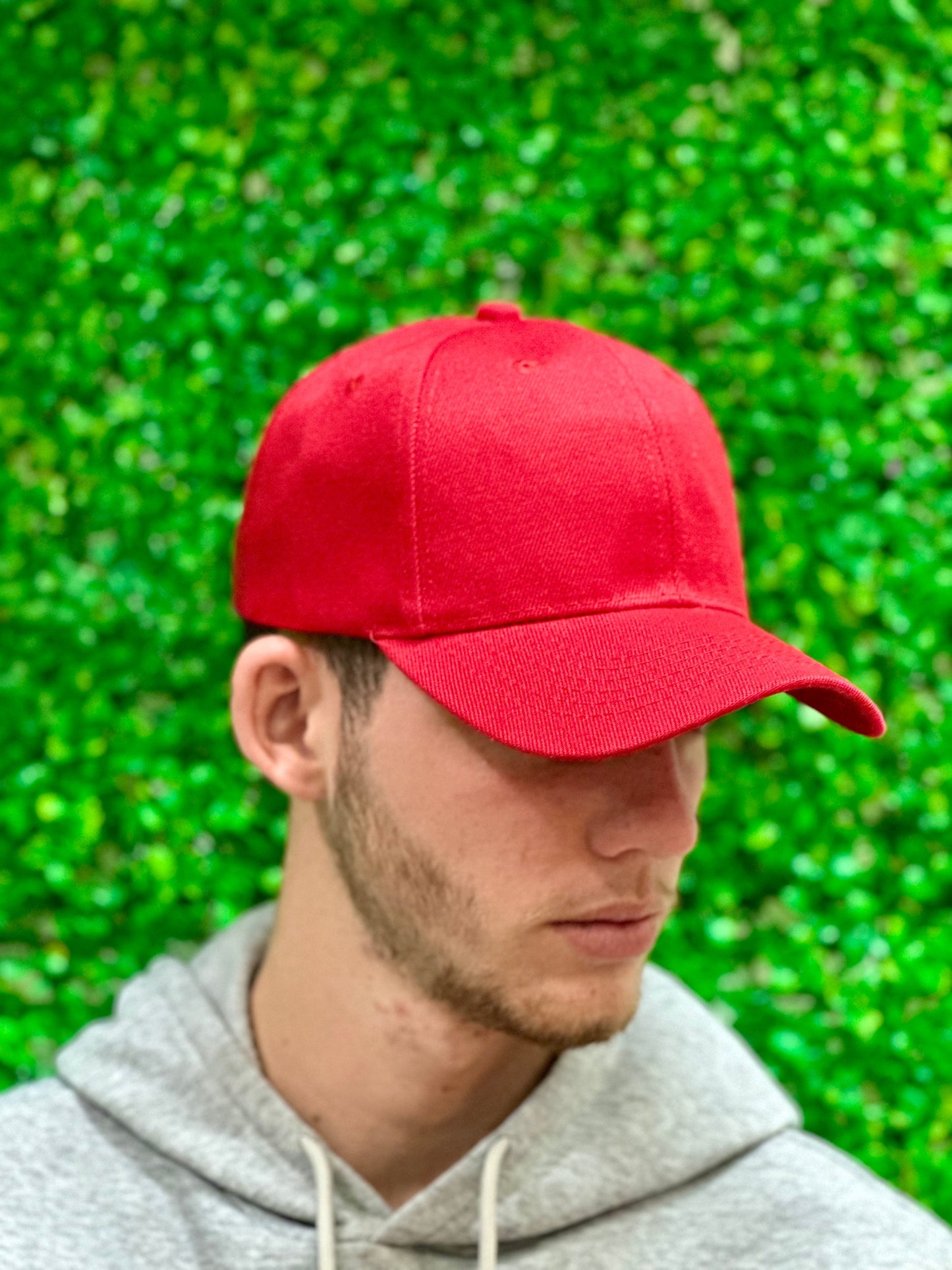 Gorras de Acrílico Personalizables – ¡Exprésate con Estilo! PAQUETE DE 50 PIEZAS. Colores.